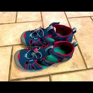 Keen Teal/Pink/Grey Seacamp Sandals Sz 3